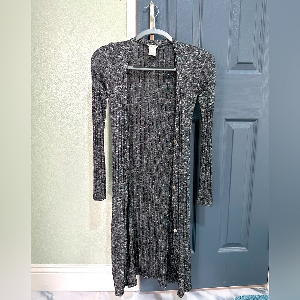 Gray cardigan with buttons